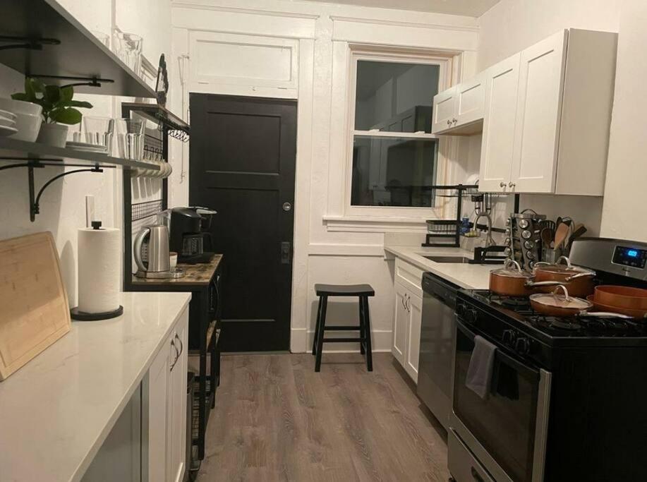 Lovely 2Br W Office Space - King Bed & Alexa Lejlighed Pittsburgh Eksteriør billede